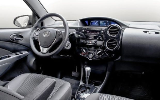 Toyota Etios Sedan - É bom? Defeitos, Problemas, Revisão 2024