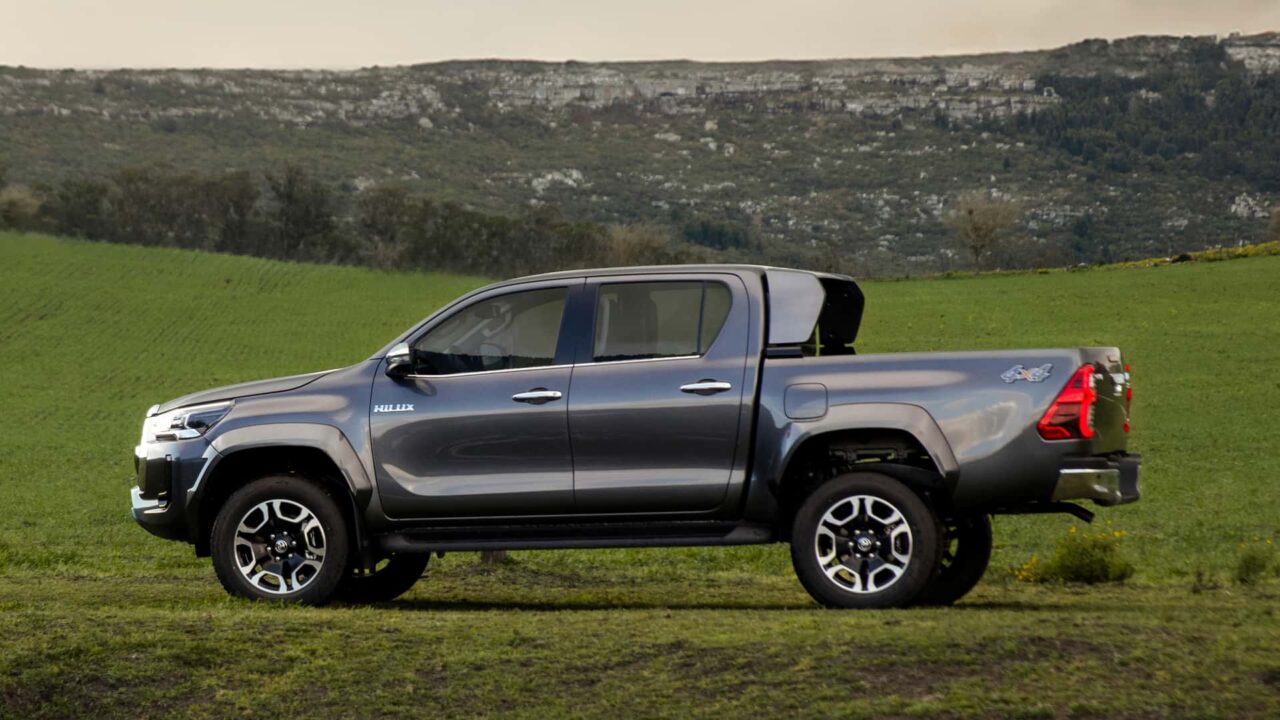 Toyota Hilux PcD 2024 é liberado com desconto: Saiba os preços 2024