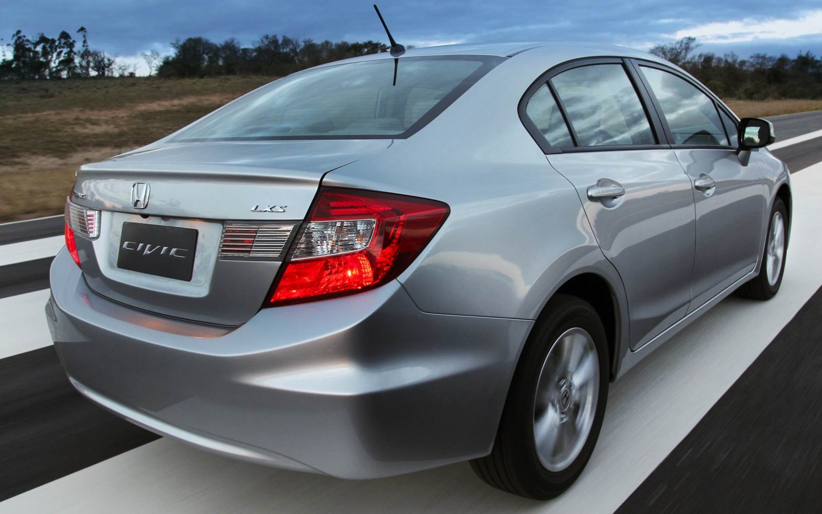 Honda Civic LXS 1.8 AT: Comprar em 2024, preço e ficha técnica 2024