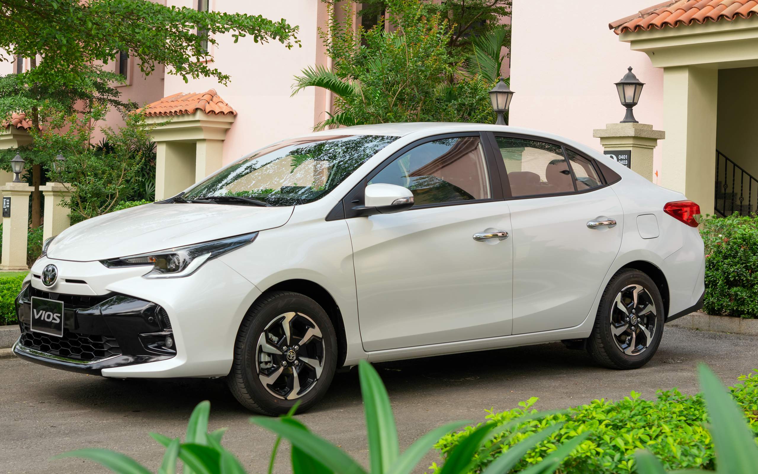 Toyota Yaris Sedã PcD 2024 é liberado com desconto: Saiba os preços 2024