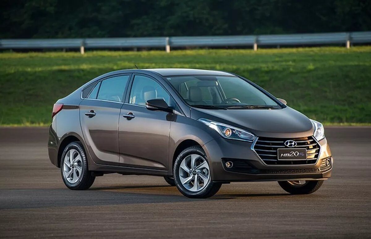 Hyundai HB20S vale a pena comprar? É Bom de revenda? Manutenção é cara? 2024