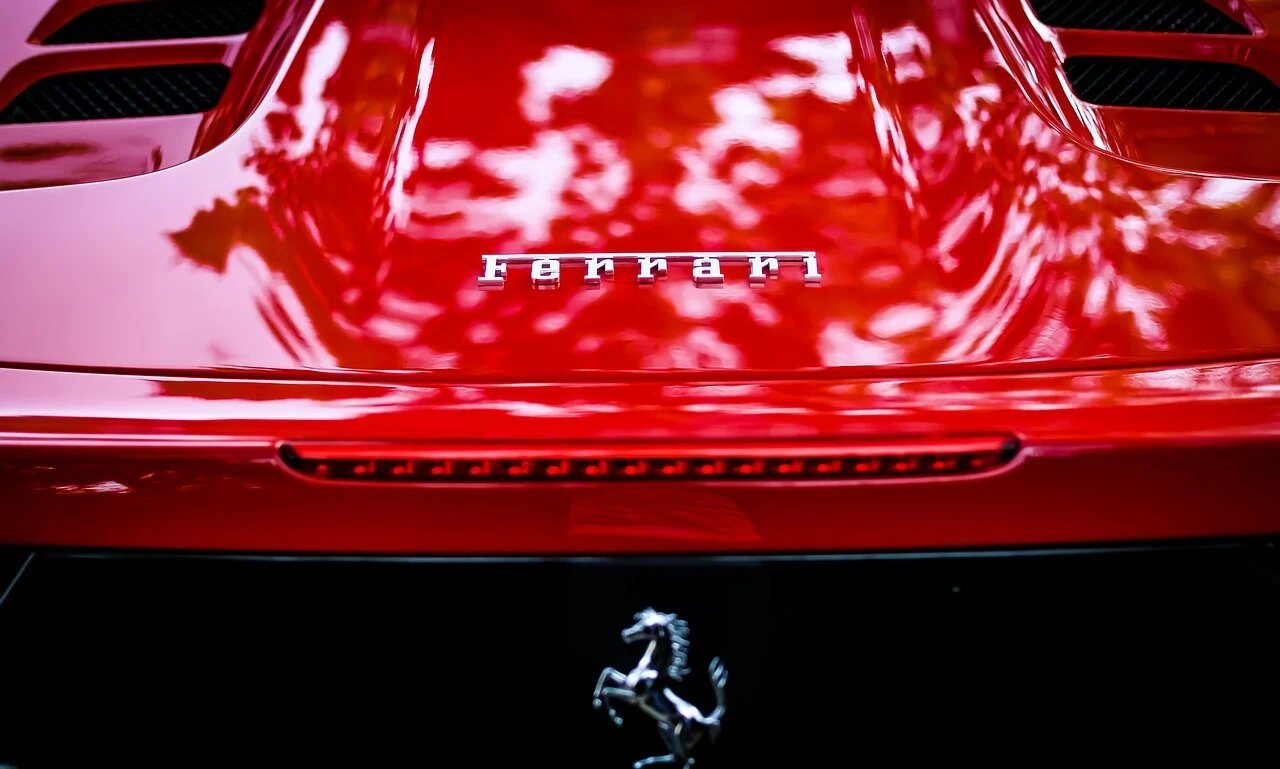 Quanto custa manter uma Ferrari no Brasil 2024