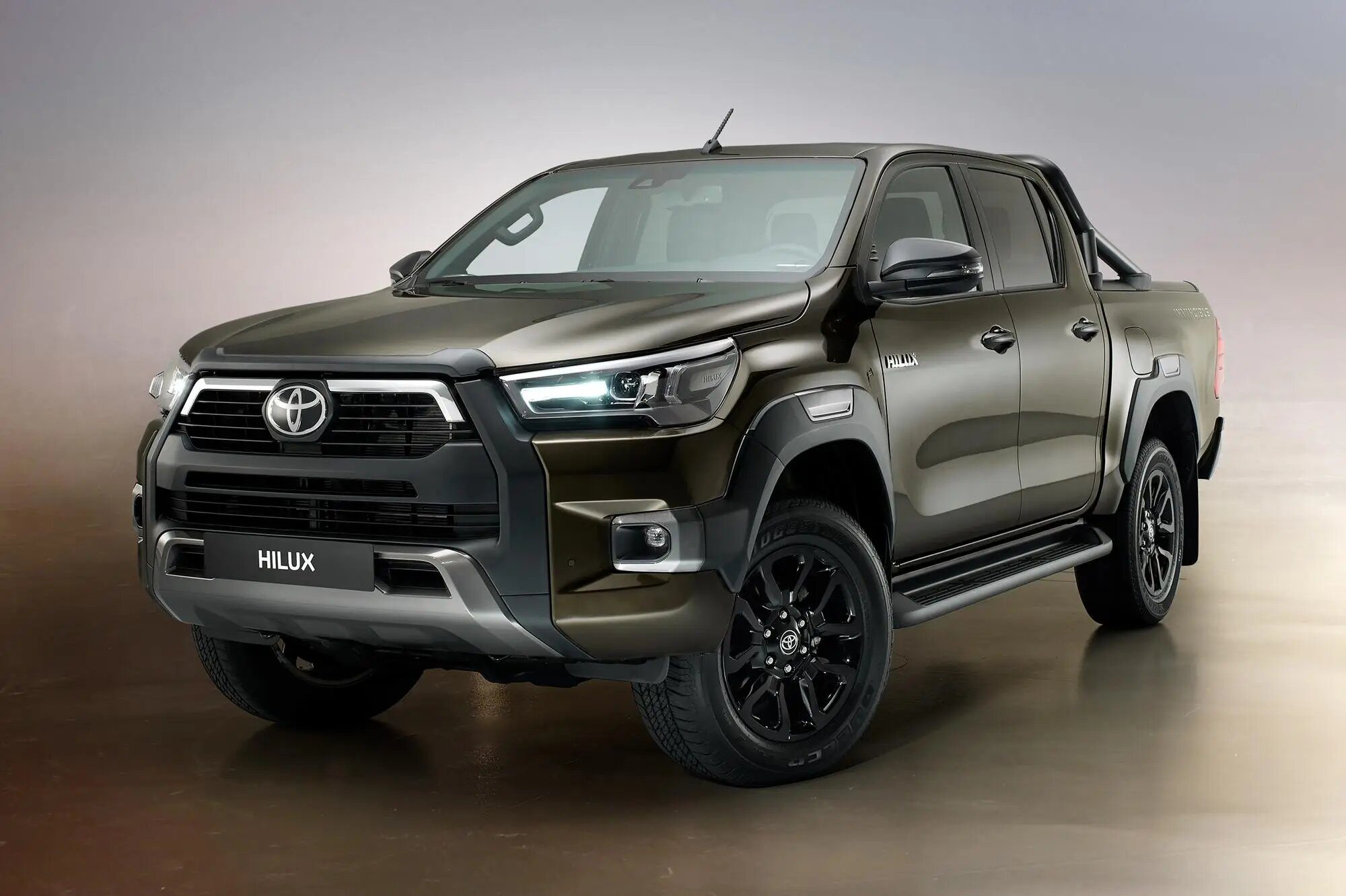 Toyota Hilux vale a pena comprar? É Bom de revenda? Manutenção é cara? 2024