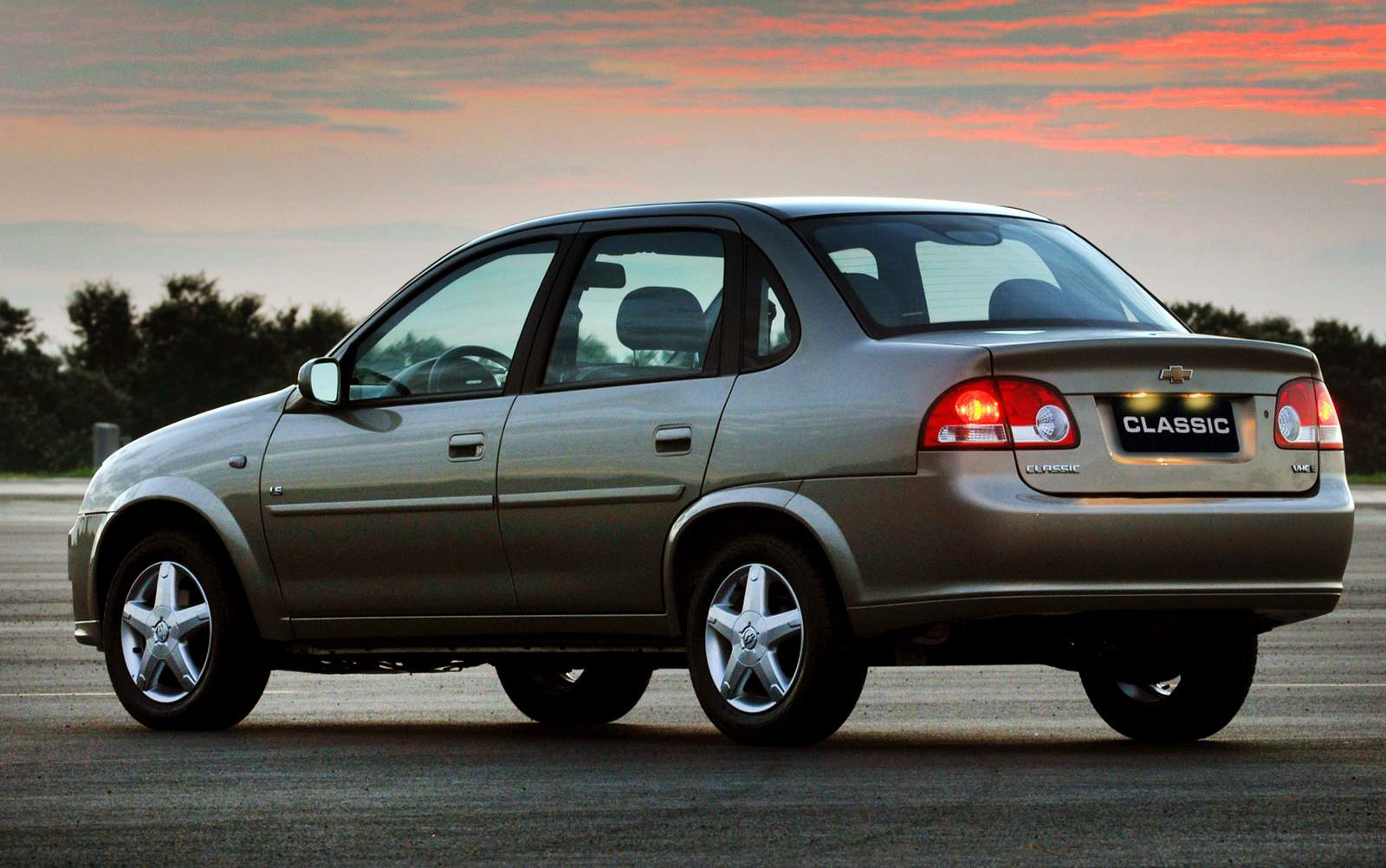 Chevrolet Classic Preço em 2024: Vale a pena comprar 2024