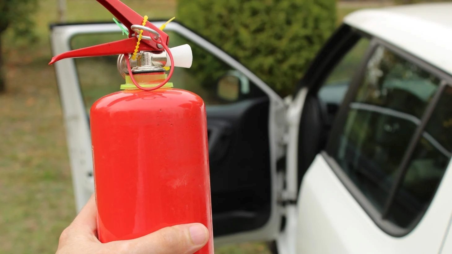 Extintor de incêndio vencido no carro pode levar multa 2024
